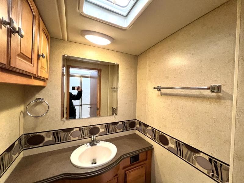 2013 Winnebago 2013 Winnebago Sightseer - thumbnail 30