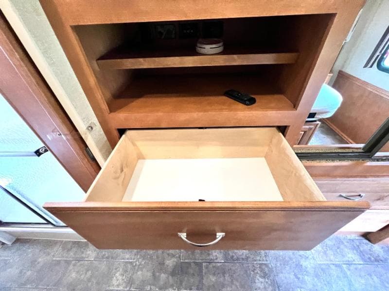 2013 Winnebago 2013 Winnebago Sightseer - thumbnail 39