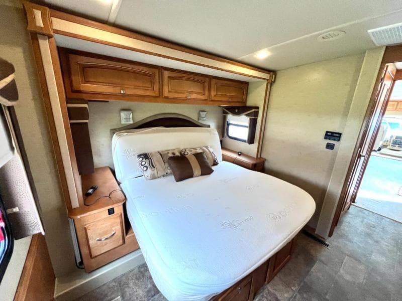 2013 Winnebago 2013 Winnebago Sightseer - thumbnail 41