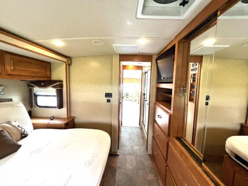 2013 Winnebago 2013 Winnebago Sightseer - thumbnail 42