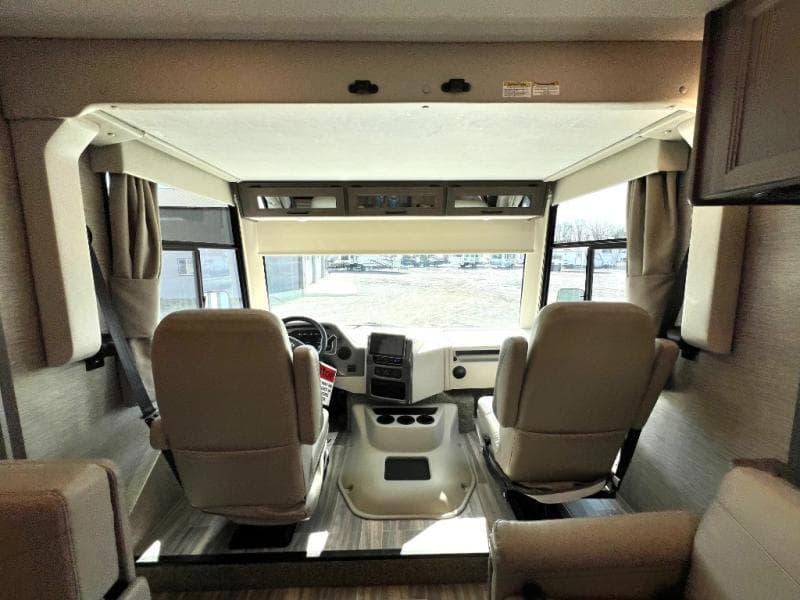 2022 Thor Motor Coach 2022 Thor Motor Coach Resonate - image 1