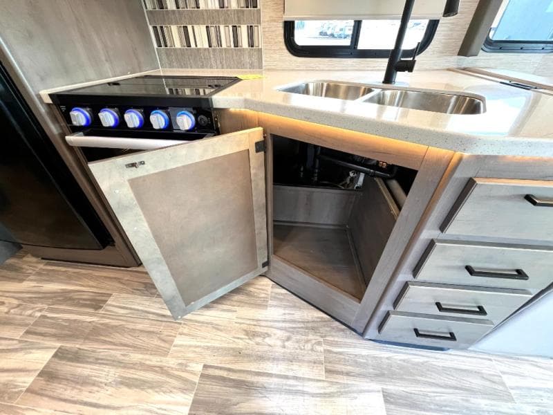 2022 Thor Motor Coach 2022 Thor Motor Coach Resonate - thumbnail 17