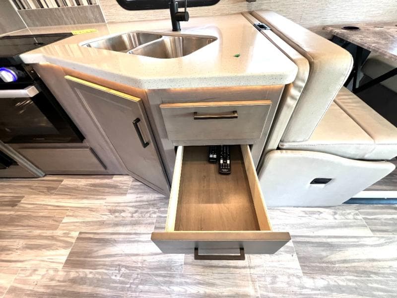 2022 Thor Motor Coach 2022 Thor Motor Coach Resonate - thumbnail 18