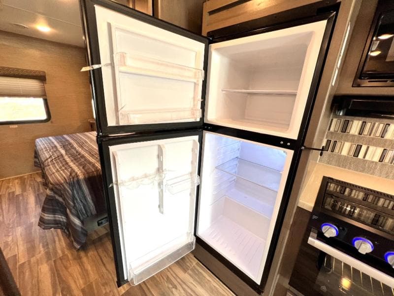 2022 Thor Motor Coach 2022 Thor Motor Coach Resonate - thumbnail 23