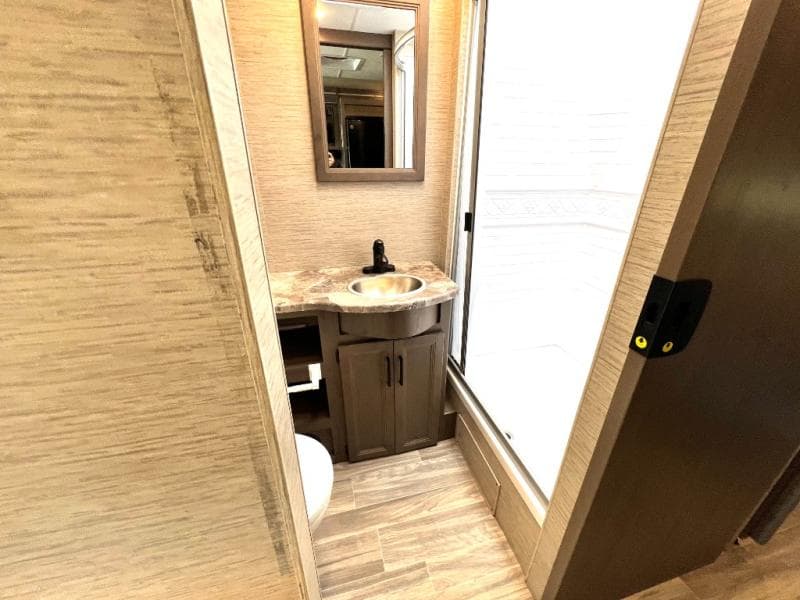 2022 Thor Motor Coach 2022 Thor Motor Coach Resonate - thumbnail 25