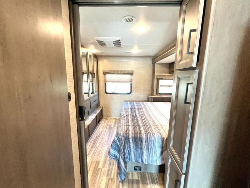 2022 Thor Motor Coach 2022 Thor Motor Coach Resonate - thumbnail 32