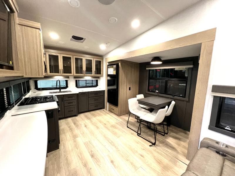 2026 Forest River 2026 Forest River Rockwood Signature - thumbnail 15