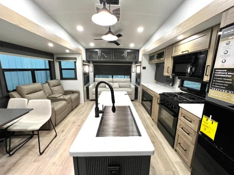 2026 Forest River 2026 Forest River Rockwood Signature - thumbnail 17