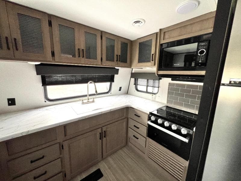 2022 Keystone 2022 Keystone KZ RV Hideout - thumbnail 16