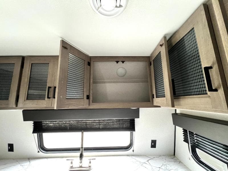 2022 Keystone 2022 Keystone KZ RV Hideout - thumbnail 17