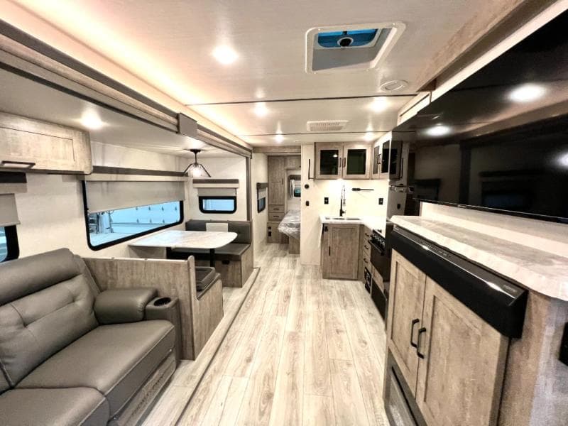 2023 Forest River 2023 Forest River Surveyor - thumbnail 3