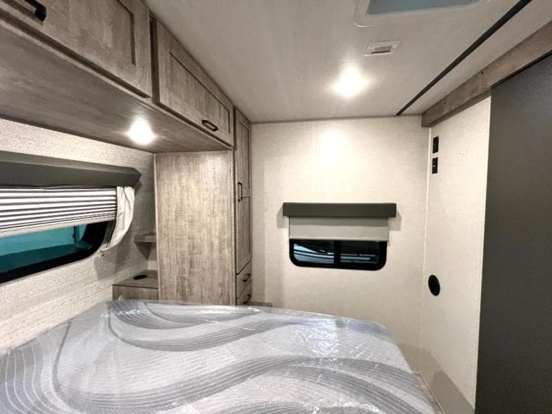 2023 Forest River 2023 Forest River Surveyor - thumbnail 23