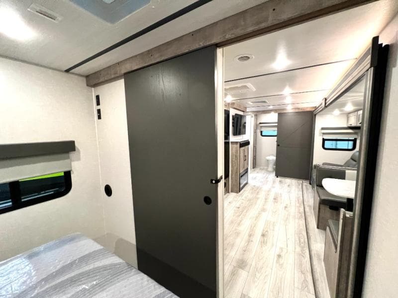 2023 Forest River 2023 Forest River Surveyor - thumbnail 24