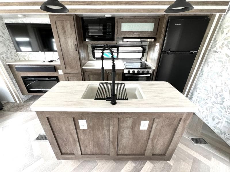 2022 Forest River 2022 Forest River Wildwood - thumbnail 16