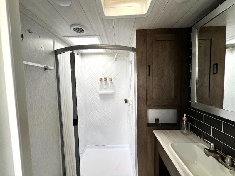 2022 Forest River 2022 Forest River Wildwood - thumbnail 29