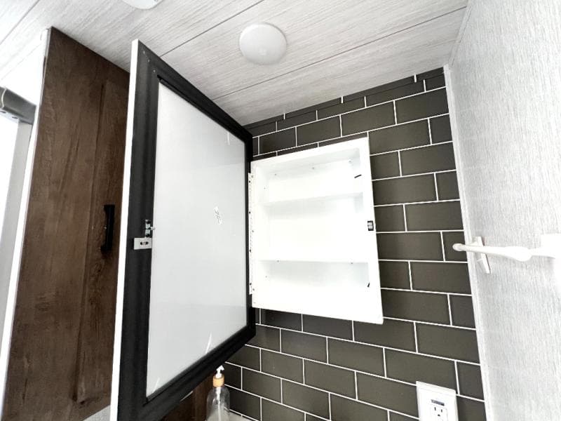 2022 Forest River 2022 Forest River Wildwood - thumbnail 36