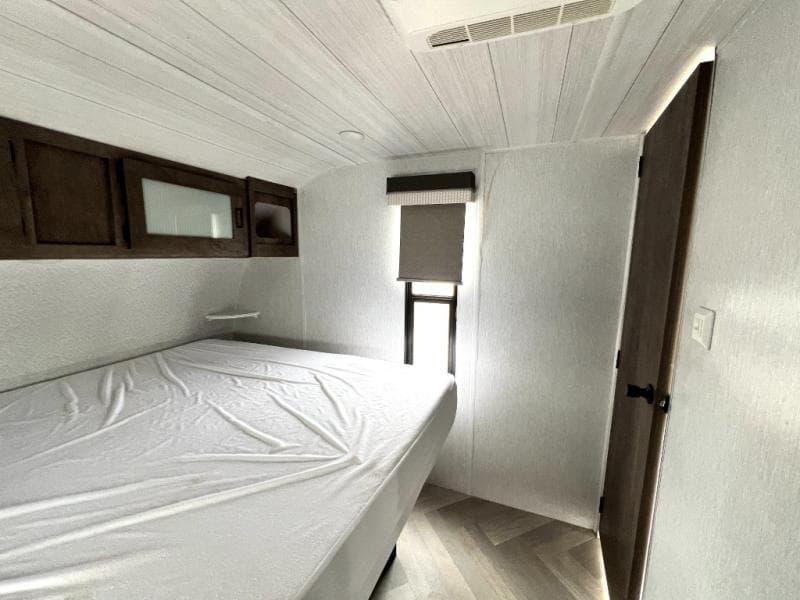 2022 Forest River 2022 Forest River Wildwood - thumbnail 42