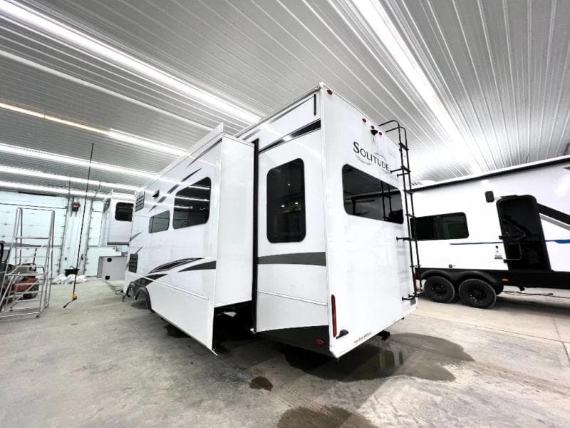 2023 Grand Design 2023 Grand Design Solitude - thumbnail 5