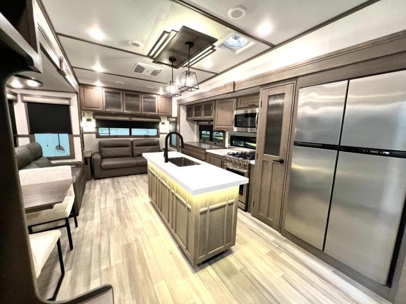 2023 Grand Design 2023 Grand Design Solitude - thumbnail 13