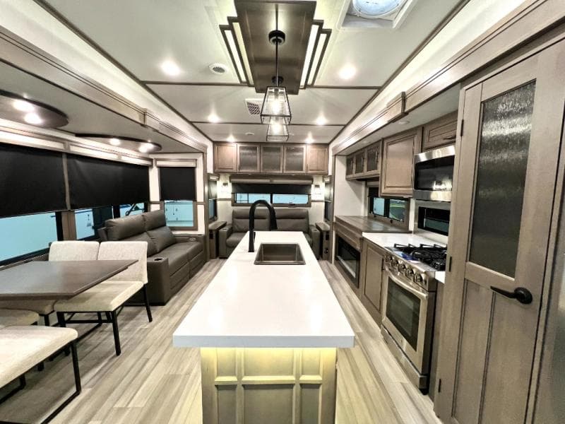 2023 Grand Design 2023 Grand Design Solitude - thumbnail 15