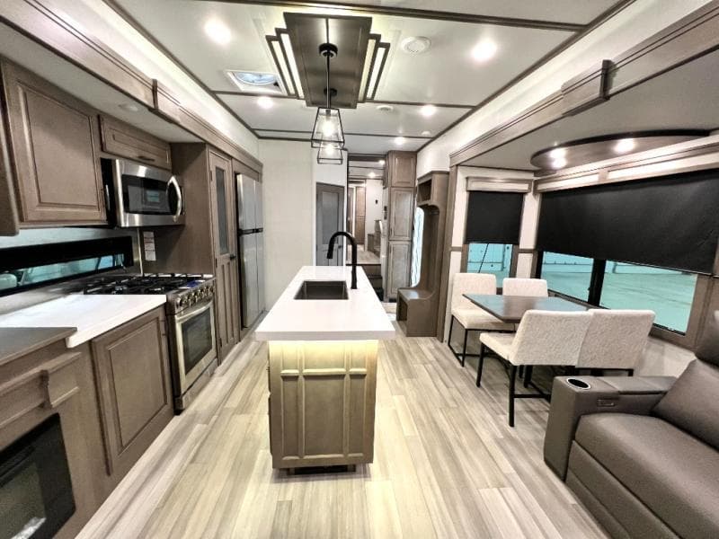 2023 Grand Design 2023 Grand Design Solitude - thumbnail 22