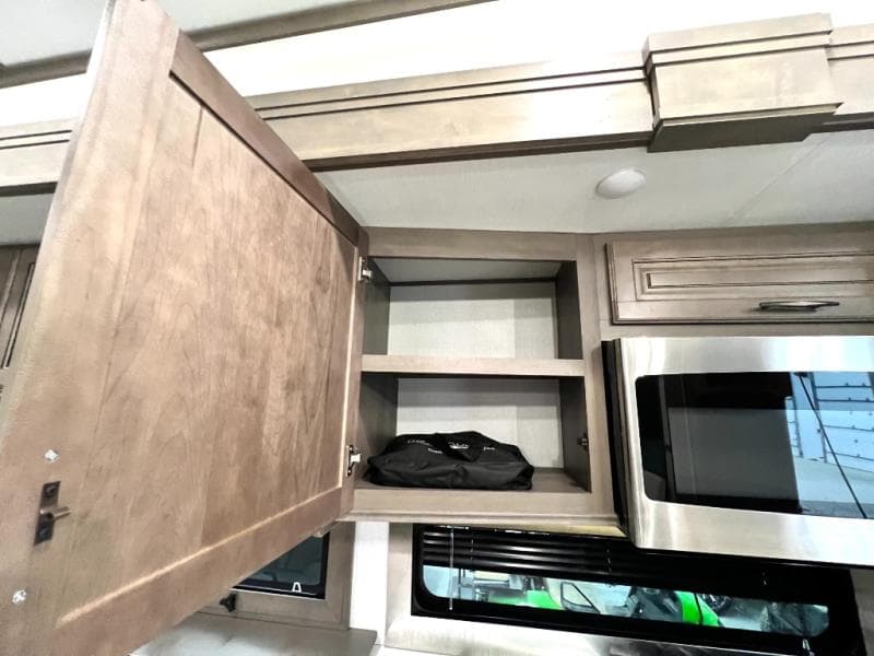 2023 Grand Design 2023 Grand Design Solitude - thumbnail 23