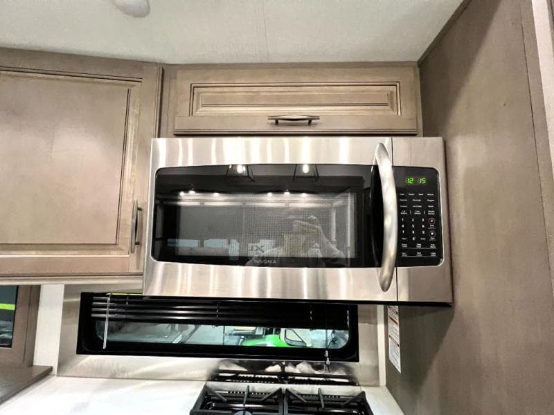 2023 Grand Design 2023 Grand Design Solitude - thumbnail 24