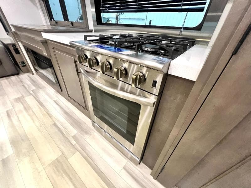 2023 Grand Design 2023 Grand Design Solitude - thumbnail 26