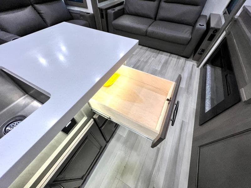 2023 Grand Design 2023 Grand Design Solitude - thumbnail 29