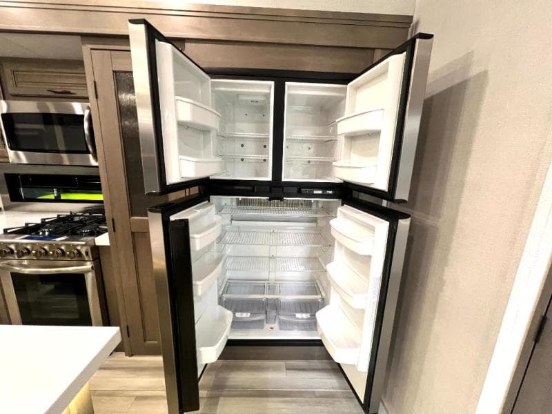 2023 Grand Design 2023 Grand Design Solitude - thumbnail 31