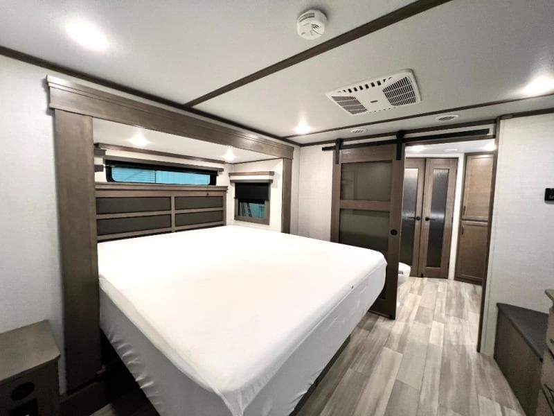 2023 Grand Design 2023 Grand Design Solitude - thumbnail 38