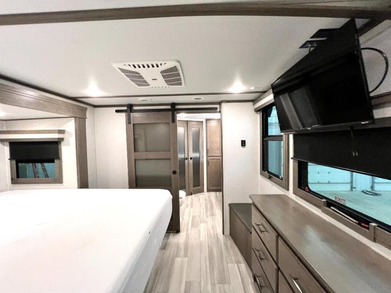 2023 Grand Design 2023 Grand Design Solitude - thumbnail 39