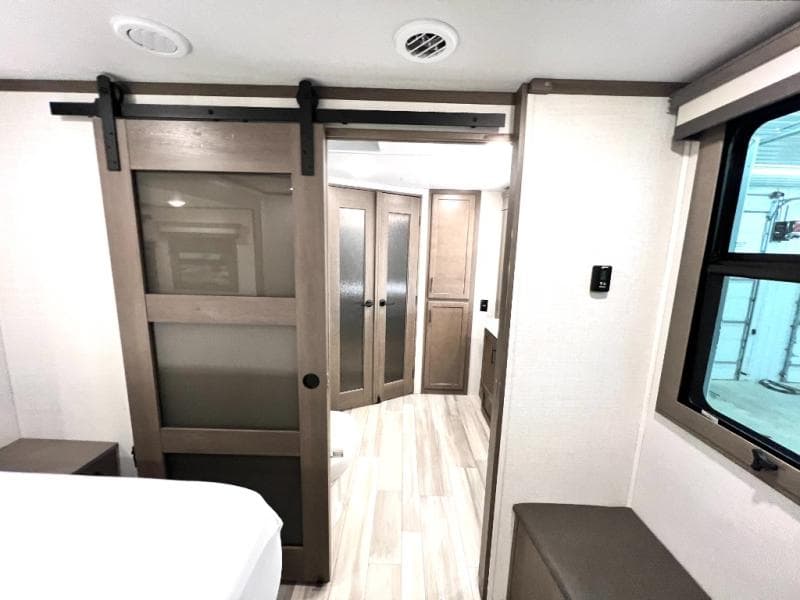 2023 Grand Design 2023 Grand Design Solitude - thumbnail 42