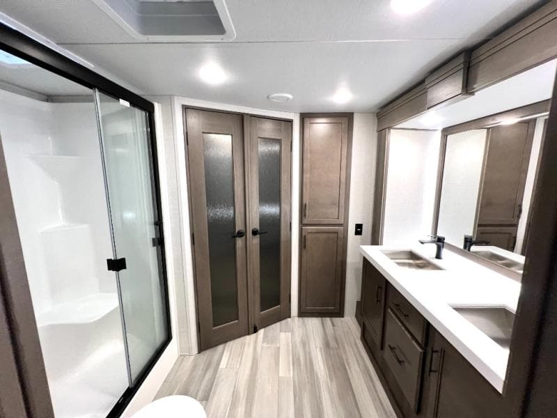 2023 Grand Design 2023 Grand Design Solitude - thumbnail 43