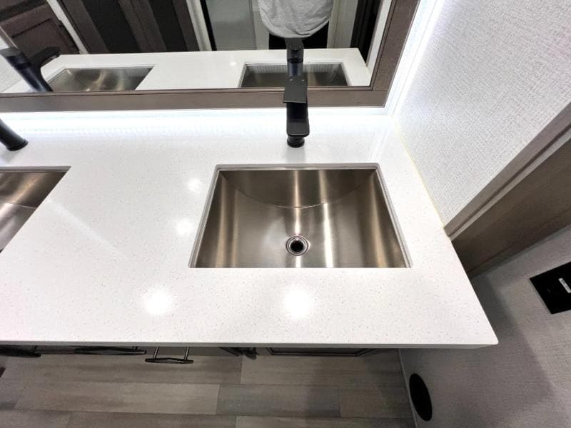 2023 Grand Design 2023 Grand Design Solitude - thumbnail 46