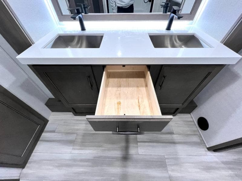 2023 Grand Design 2023 Grand Design Solitude - thumbnail 48