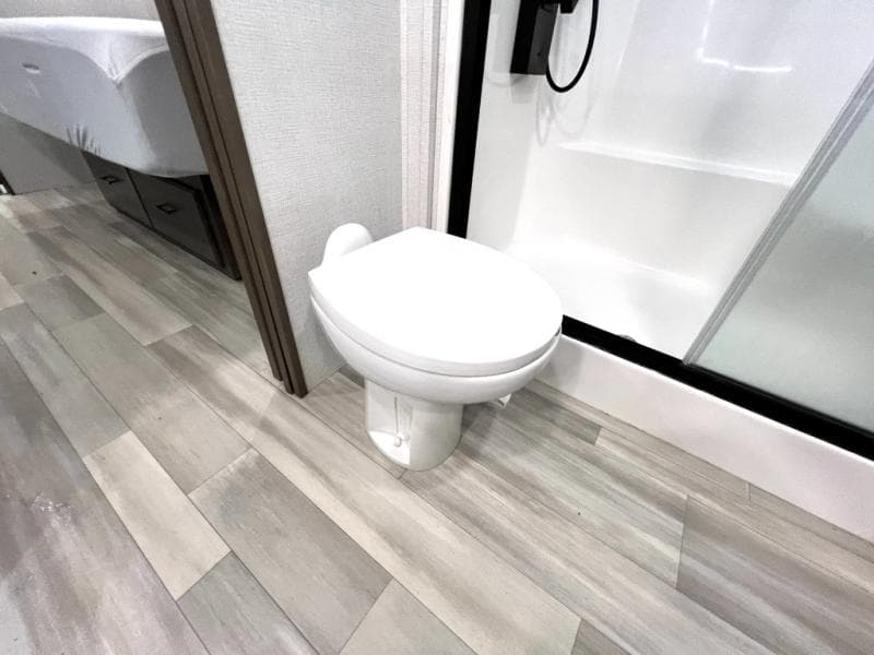 2023 Grand Design 2023 Grand Design Solitude - thumbnail 49