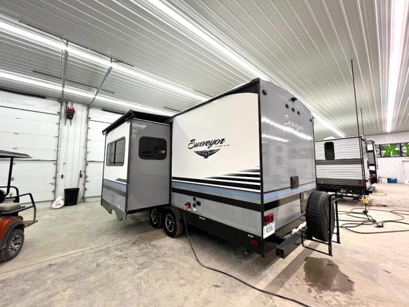 2018 Forest River 2018 Forest River Surveyor - thumbnail 4