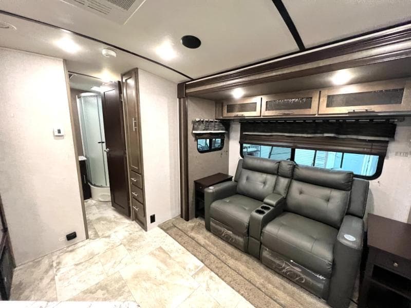 2018 Forest River 2018 Forest River Surveyor - thumbnail 9