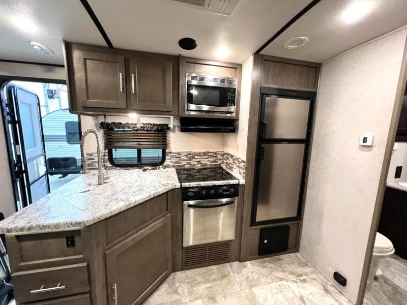 2018 Forest River 2018 Forest River Surveyor - thumbnail 12