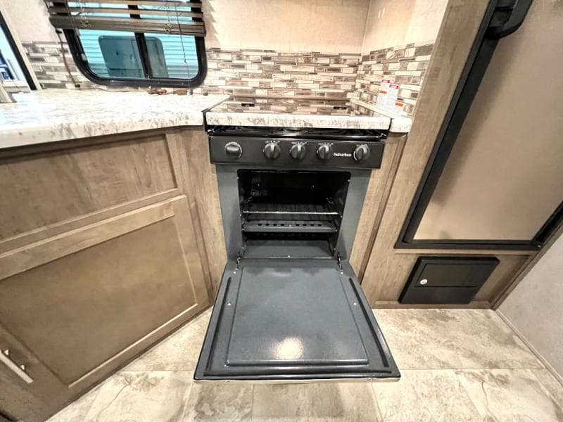 2018 Forest River 2018 Forest River Surveyor - thumbnail 16