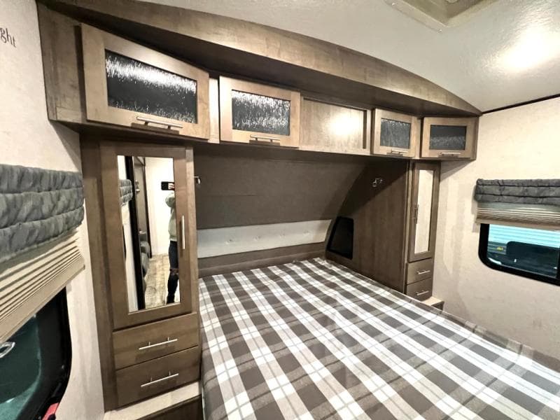 2018 Forest River 2018 Forest River Surveyor - thumbnail 30