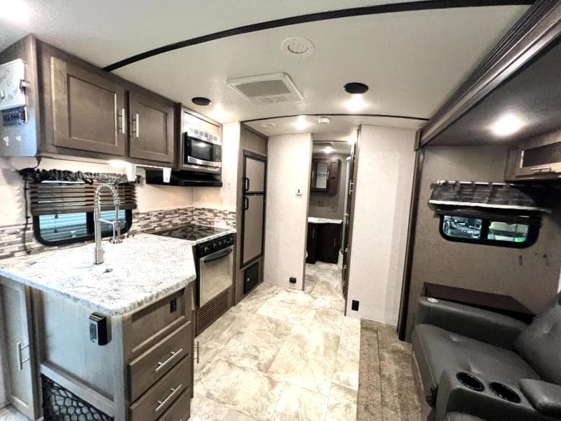 2018 Forest River 2018 Forest River Surveyor - thumbnail 34