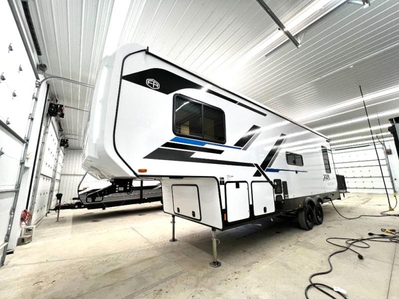2026 Forest River 2026 Forest River Xlr Boost Toy Hauler - thumbnail 4