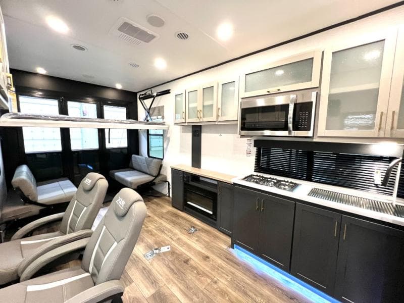 2026 Forest River 2026 Forest River Xlr Boost Toy Hauler - thumbnail 13