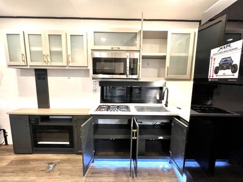 2026 Forest River 2026 Forest River Xlr Boost Toy Hauler - thumbnail 15