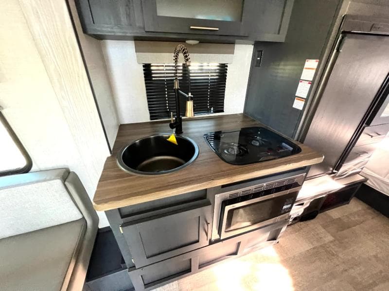 2023 Forest River 2023 Forest River R-Pod - thumbnail 17