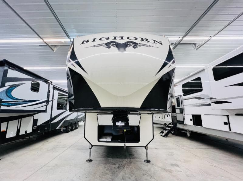 2018 Heartland 2018 Heartland Bighorn - thumbnail 3