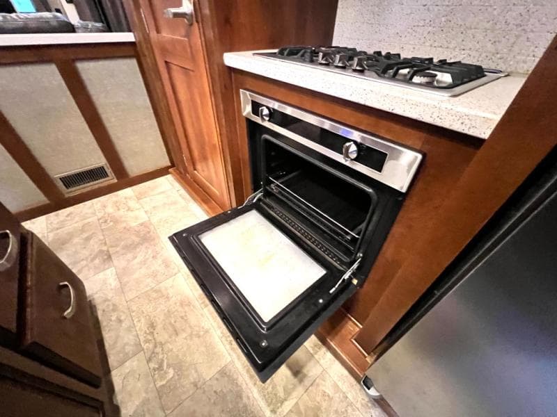 2018 Heartland 2018 Heartland Bighorn - thumbnail 23