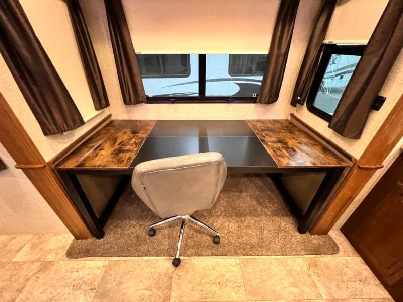 2018 Heartland 2018 Heartland Bighorn - thumbnail 48